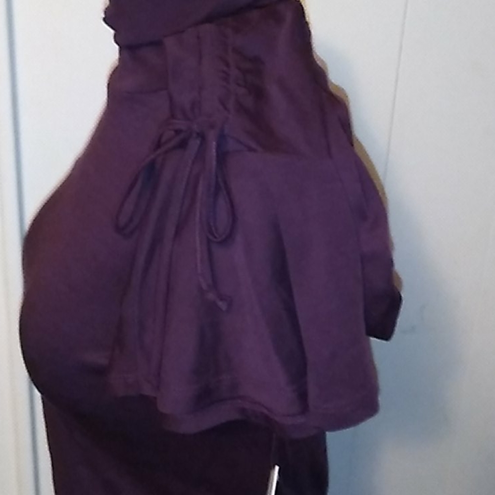 Burgundy Kensie turtleneck top w/ bell sleeves - Picture 3 of 4